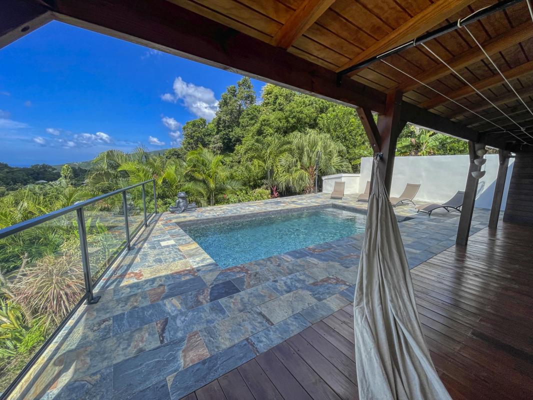 5 Location villa piscine vue mer Pointe Noire Guadeloupe_piscine